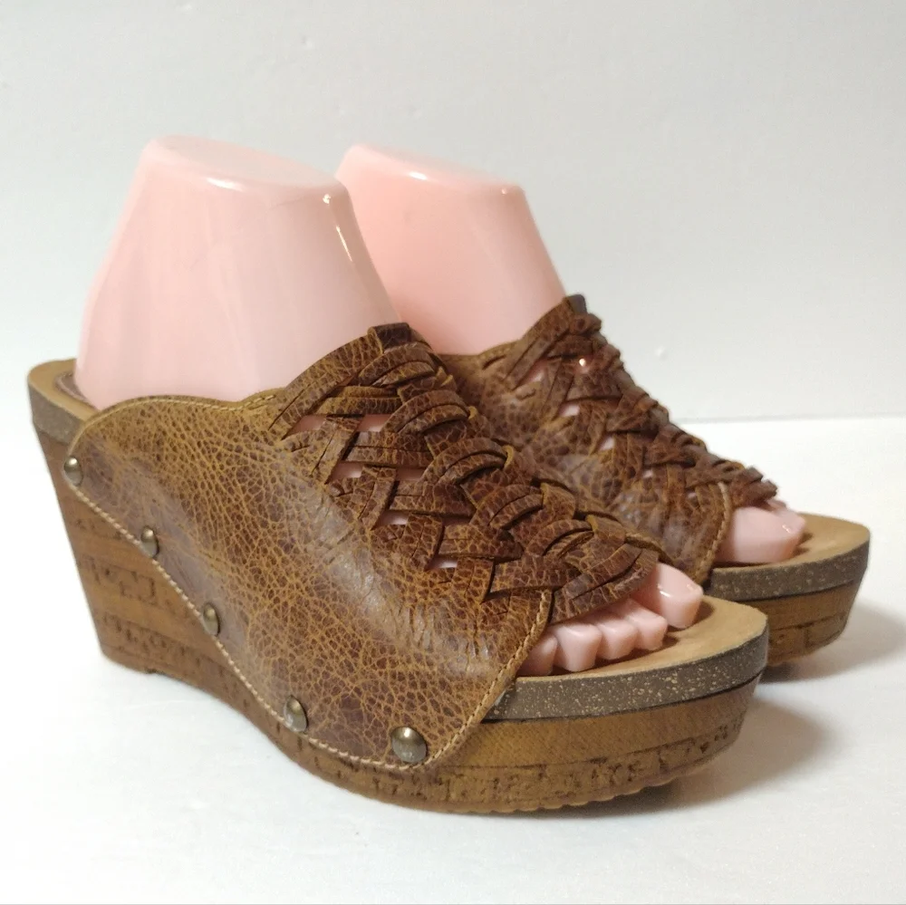 Sbicca Vintage Women's Genesis Woven Leather Slip-On Platform Wedge Sandals 41